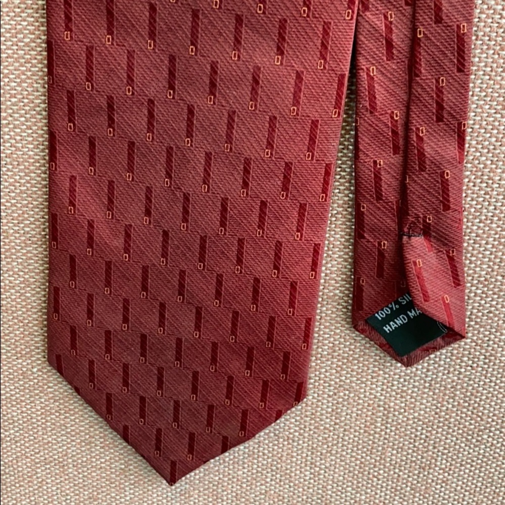 Christian Pelini 100% Silk Tie Handmade Burgundy Wine Geometric Mens Necktie